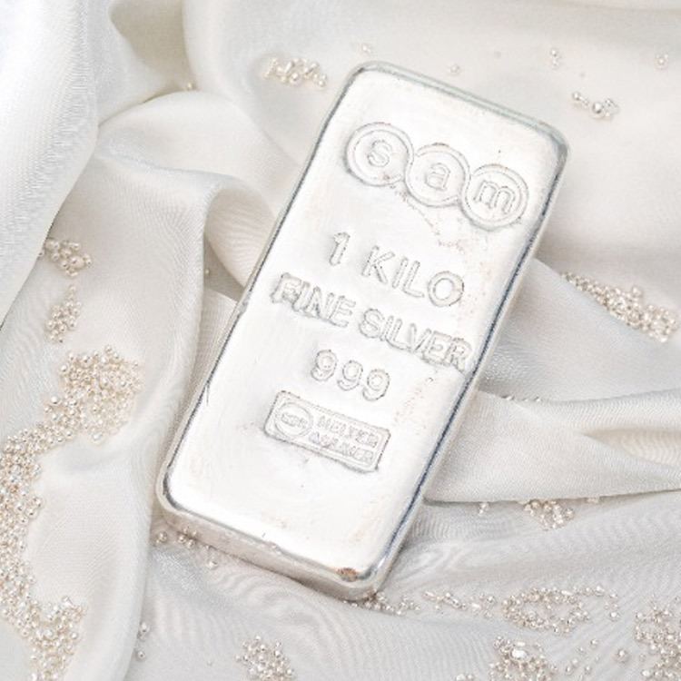 SAM one kilo cast silver bar, 999 fine